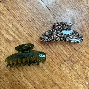 Set of Two Hair Claw Clips - Acetone Green and Patterned